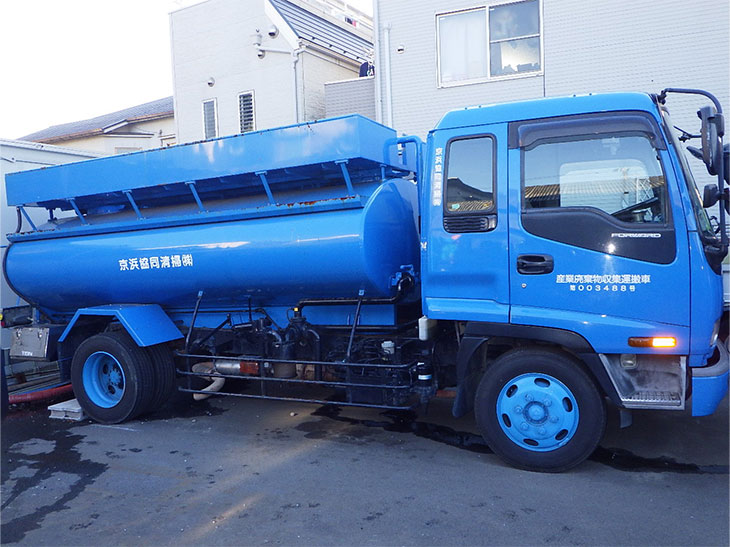 産業廃棄物収集運搬車